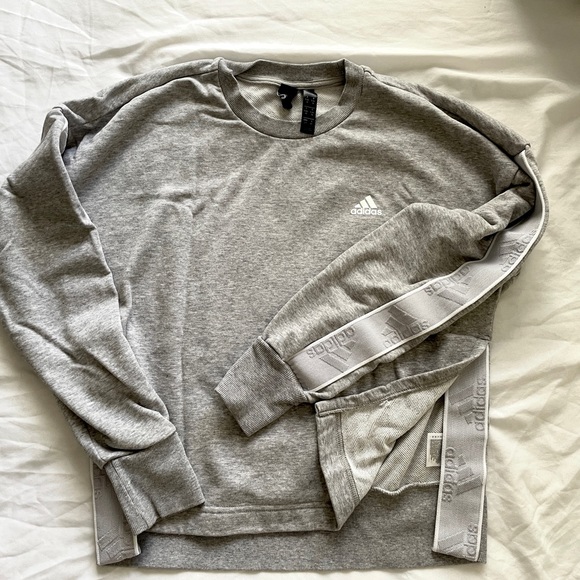 【Adidas】Sweater - Picture 2 of 7